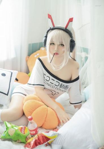 凌晨三点半看高清电视
