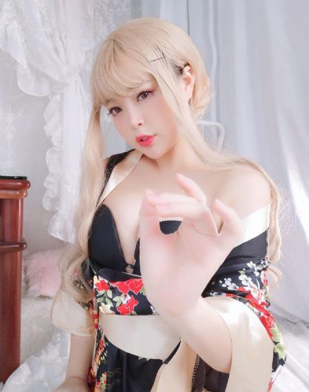 裙子底下是怪兽