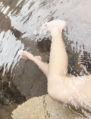 精品美女久久久久久免费